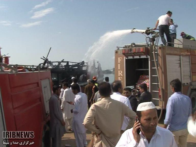 آتش گرفتن یک لنج صیادی در کنارک آتش گرفتن یک لنج صیادی در کنارک