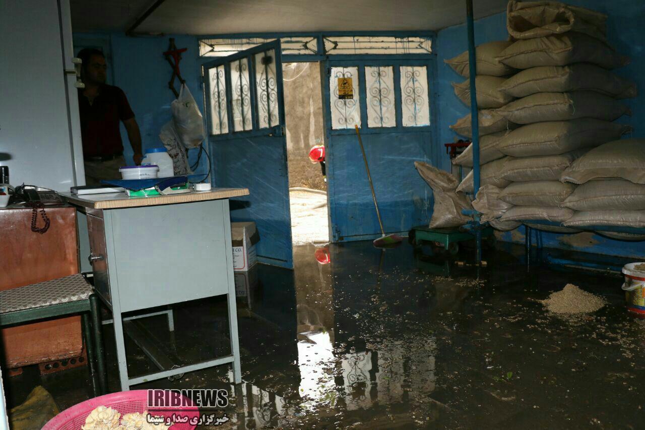 باران سیل آسا در مشهد و آبگرفتگی معابر و منازل