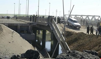 در انفجاری در نزدیکی پل قدیمی دیاله در شرق بغداد سه نفر زخمی شدند