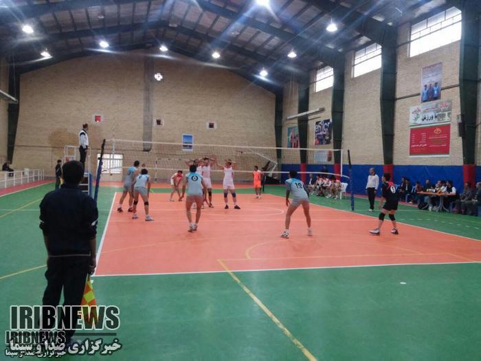 راهیابی تیم اسفراین به فینال والیبال کارگران