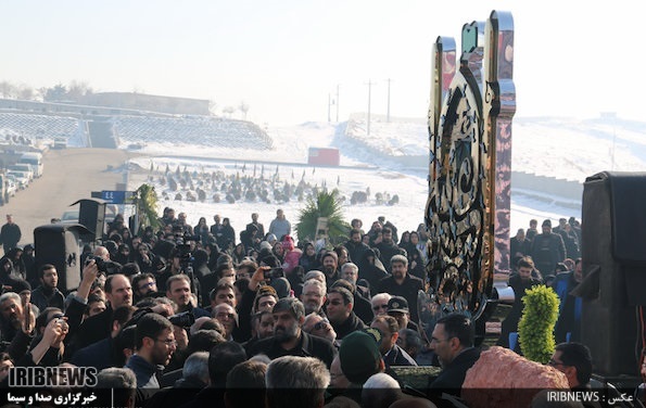 رونمایی از یادمان جانباختگان قطار تبریز - مشهد