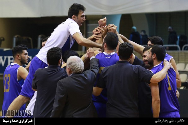 کاشانی ها شیمیدر را هم در خانه غافلگیر کردند کاشانی ها شیمیدر را هم در خانه غافلگیر کردند