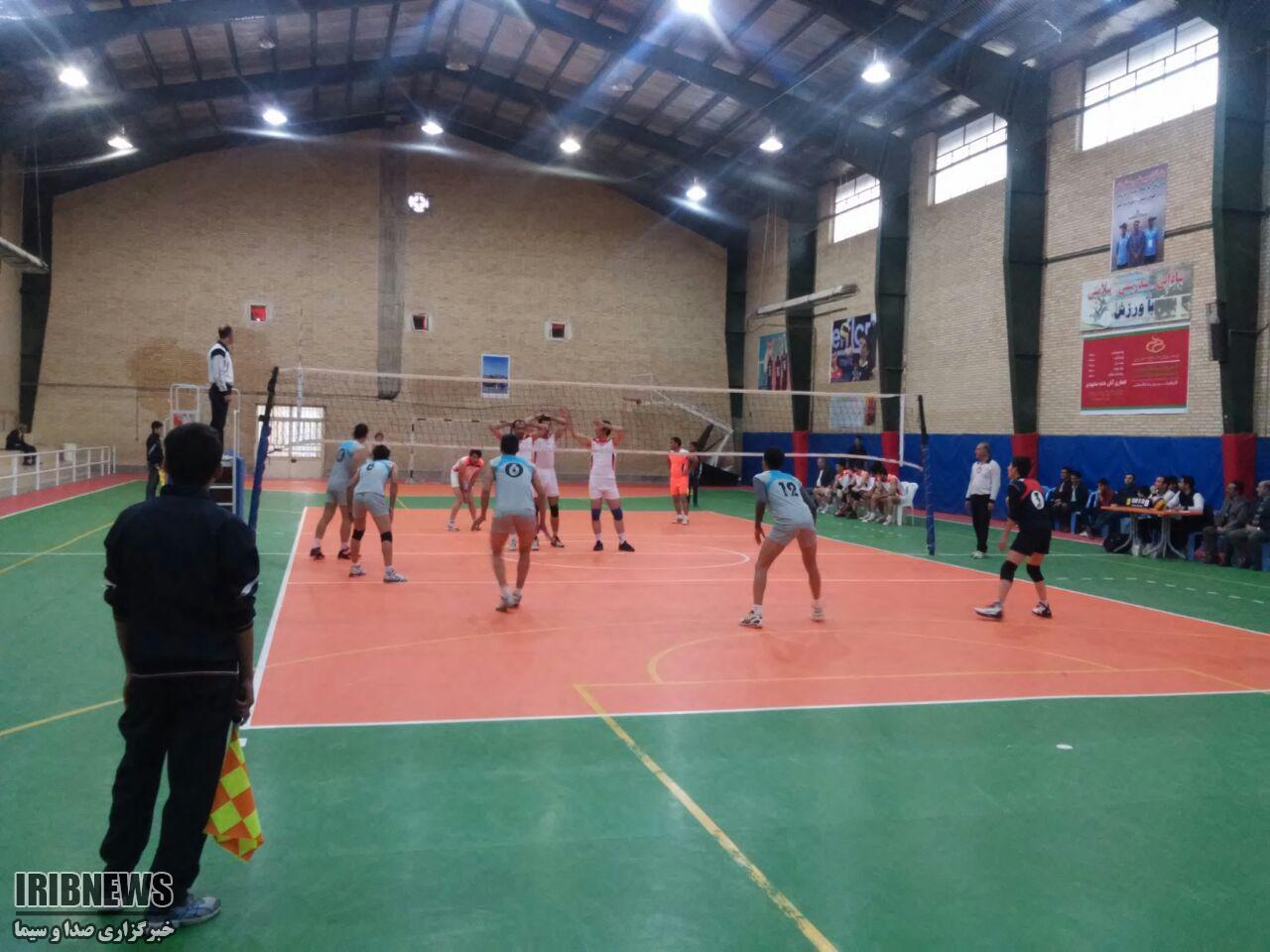 مصاف تیم های شیروان و اسفراین در فینال والیبال