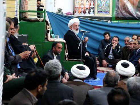 اعتماد نکردن به قدرت های خارجی