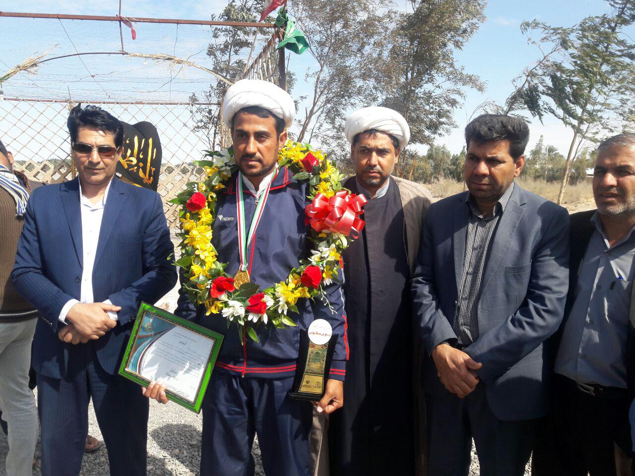 استقبال از روحانی طلایی نرماشیر