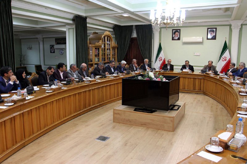 نشست استانداران و روسای اتاق بازگانی منطقه 5 کشور در مشهد