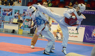 تکواندوکاران نوجوان در رقابت انتخابی