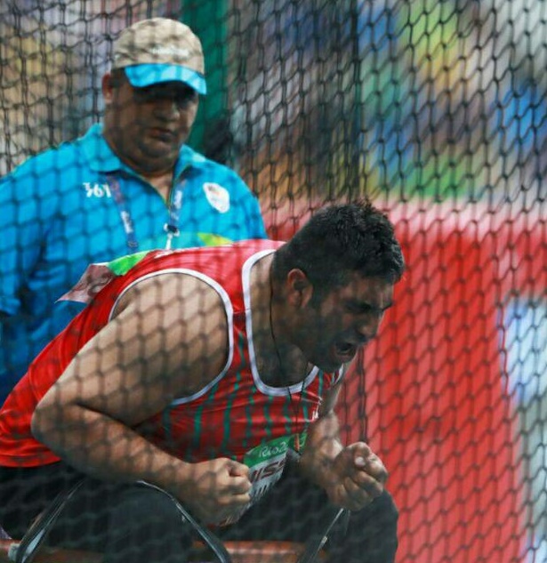 محمدیاری با سه خطا حذف شد محمدیاری با سه خطا حذف شد