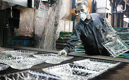 واردات محصولات شیشه و بلور به ضرر تولید داخلی است واردات محصولات شیشه و بلور به ضرر تولید داخلی است