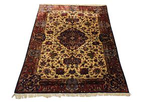 نمایش دو فرش نفیس جدید در موزه فرش آستان قدس رضوی