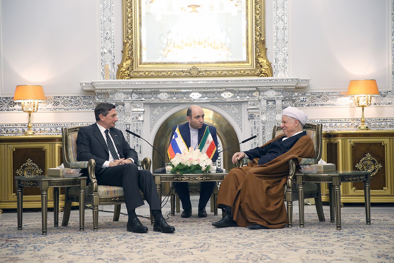 جمهوری اسلامی همیشه بر اساس عزت، حکمت و مصلحت عمل میکند جمهوری اسلامی همیشه بر اساس عزت، حکمت و مصلحت عمل میکند