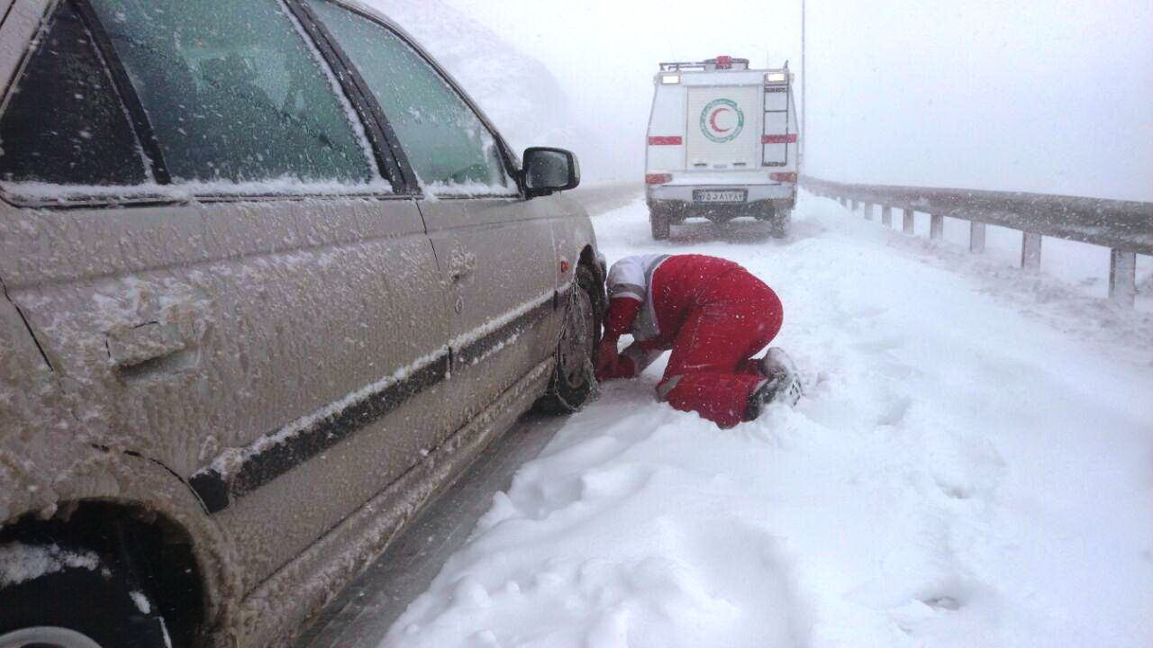 امدادگران هلال احمر مازندران در 32 پایگاه جاده ای