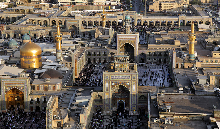 تشرف 47 گردشگر مسیحی به حرم رضوی