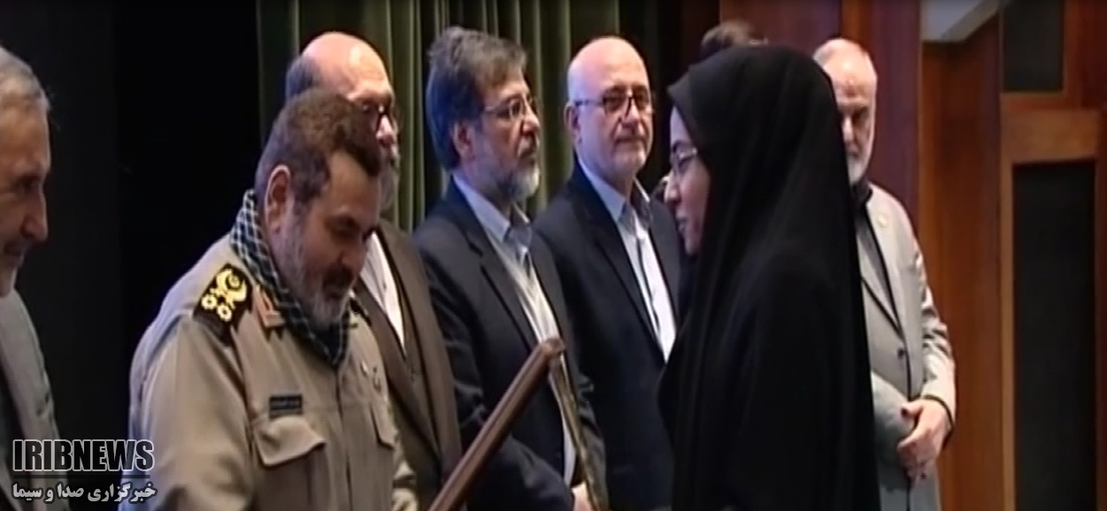 درخشش نخبه کردستانی در جشنواره جهادگران علم و فن آوری درخشش نخبه کردستانی در جشنواره جهادگران علم و فن آوری