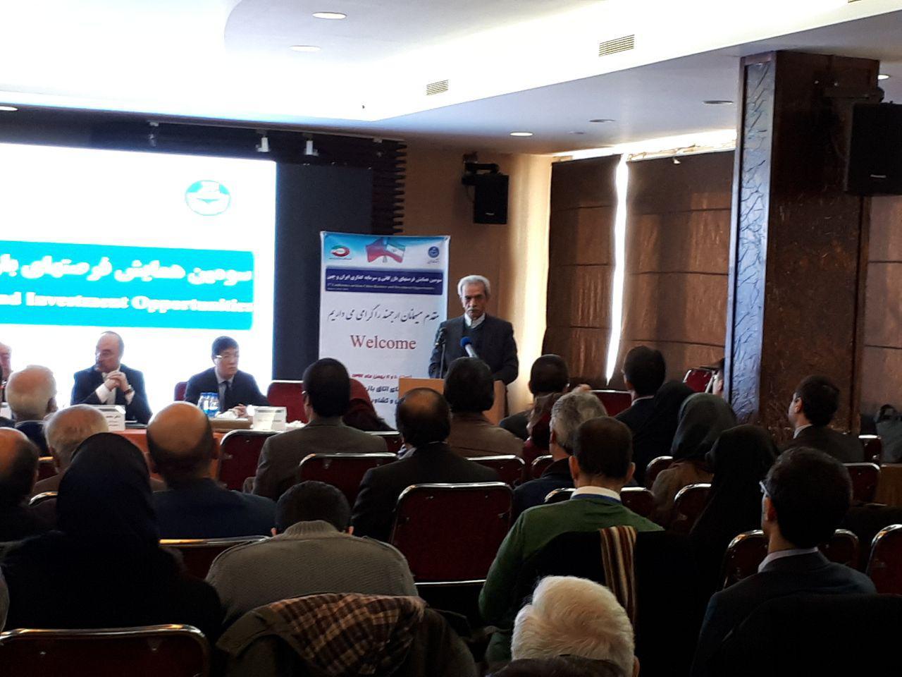 استقبال رئيس اتاق بازرگاني از گشايش حساب بازرگانان ايراني در چين