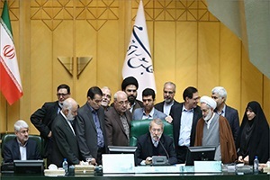 ورود رئیس مجلس برای حل مشکل آب اصفهان