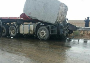 حرکت سنگ و مرگ راننده در نطنز