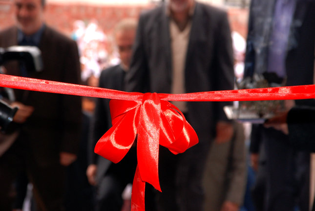 بهره برداری از سالن ورزشی روستایی در خنج بهره برداری از سالن ورزشی روستایی در خنج