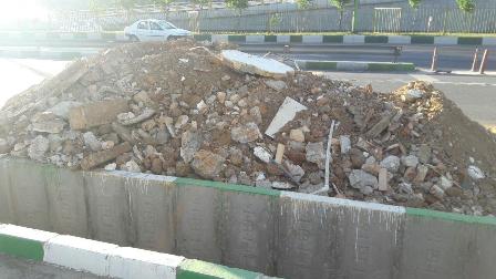 جمع آوری روزانه 25 تن پسماند ساختمانی از گوشه و کنار شهر کهریزک جمع آوری روزانه 25 تن پسماند ساختمانی از گوشه و کنار شهر کهریزک