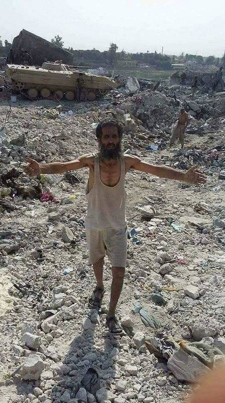 بیرون‌کشیدن داعشی‌ها از لوله فاضلاب!