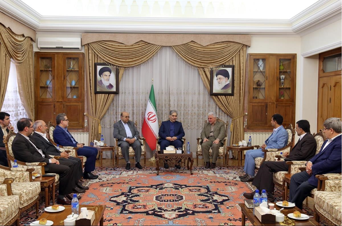 استاندار آذربایجان شرقی: توسعه داروسازی اولویت استان