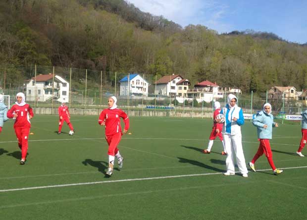 بانوان فوتبالیست ایران عازم چین می شوند