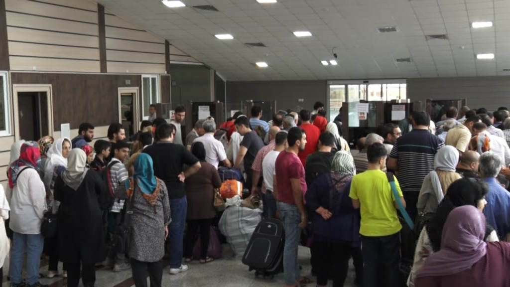 تردد 157 هزار اتباع آذری از گمرک بیله سوار تردد 157 هزار اتباع آذری از گمرک بیله سوار