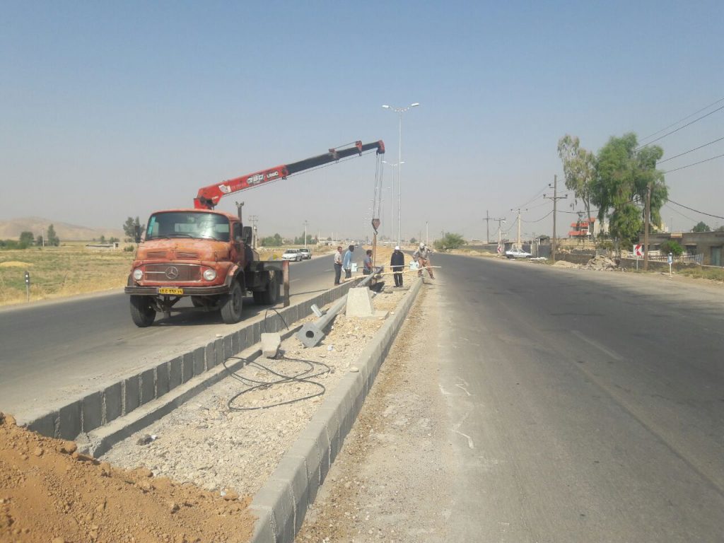 نصب روشنایی در ورودی شهرهای چرام و دهدشت+عکس