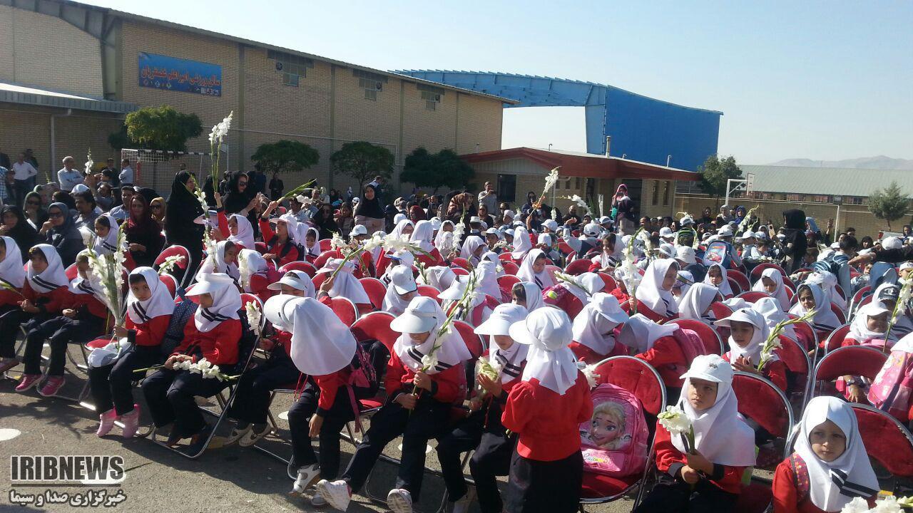 برگزاری جشن شکوفه ها در سراسر استان برگزاری جشن شکوفه ها در سراسر استان