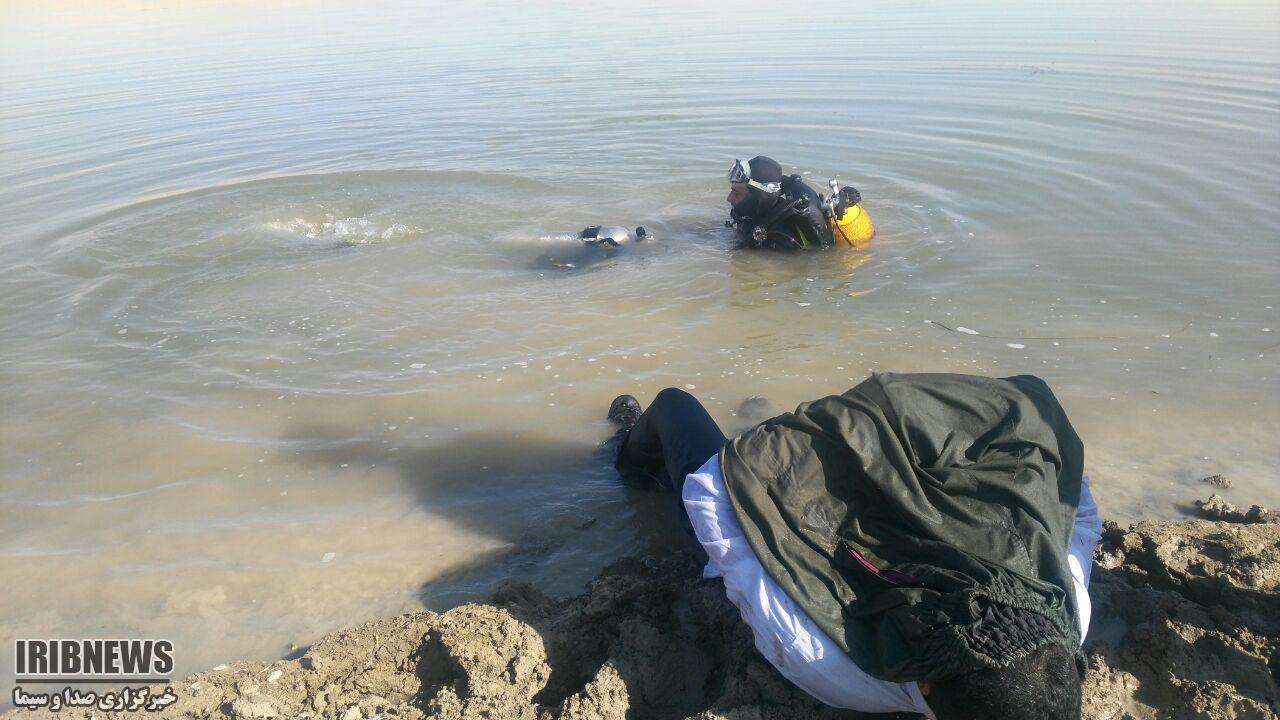 ماهیگیری که خود طعمه آب شد