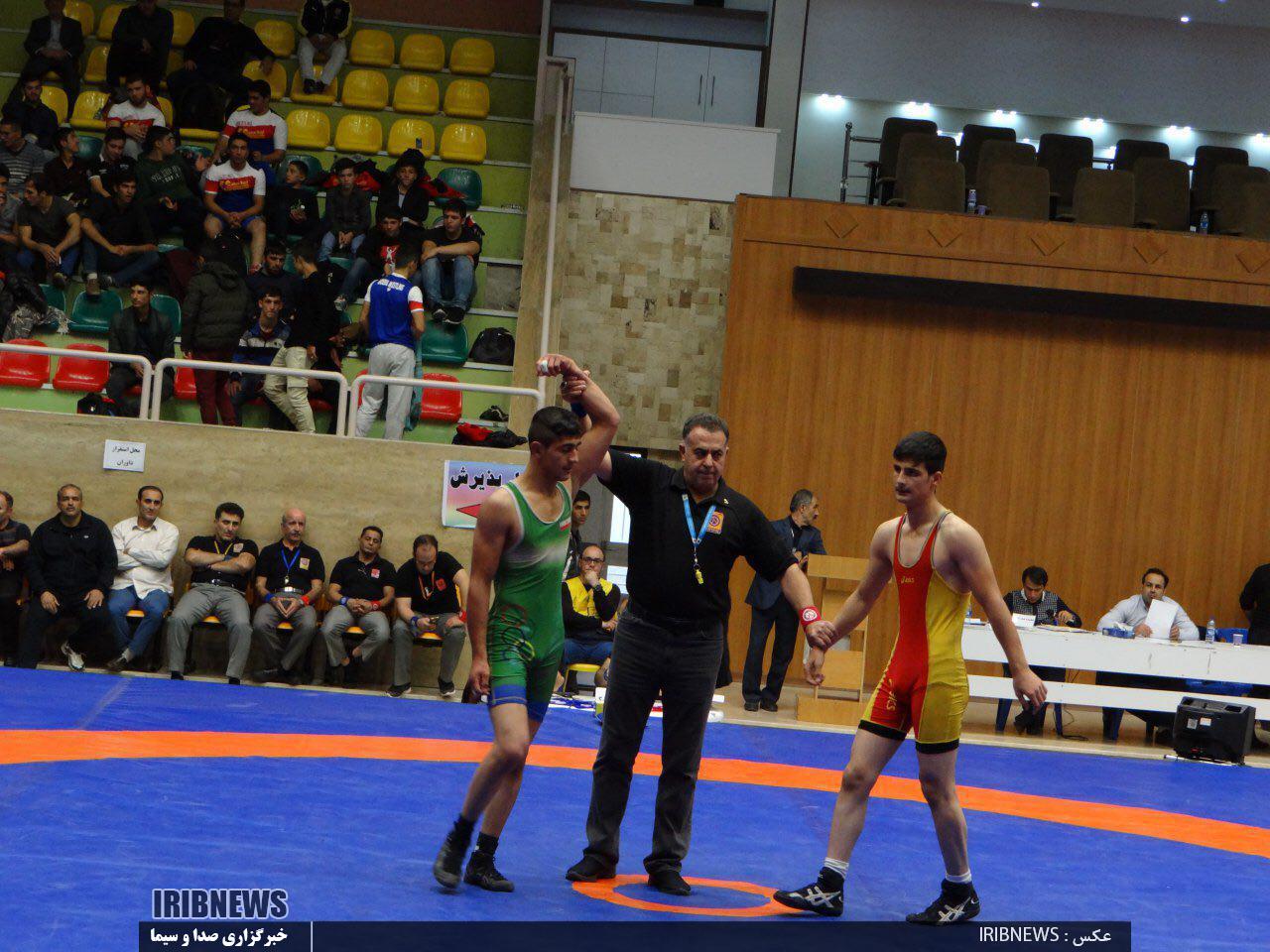 آغاز مسابقات کشتی فرنگی و آراد قهرمانی جوانان کشور در اردبیل