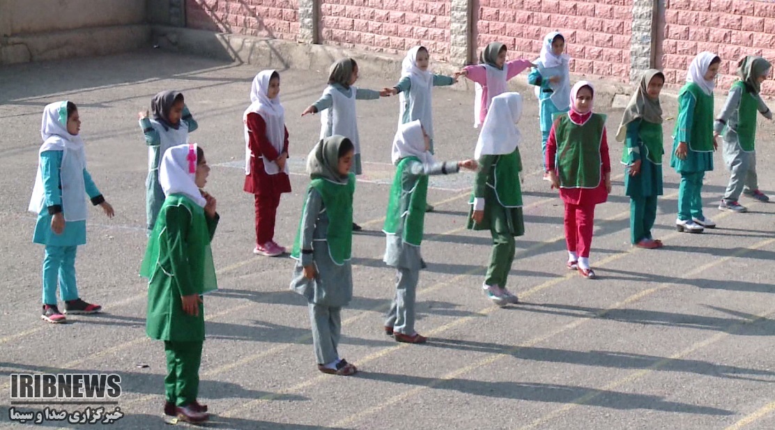 توزیع هزار و ۴۰۰ بسته تجهیزات ورزشی در مدارس