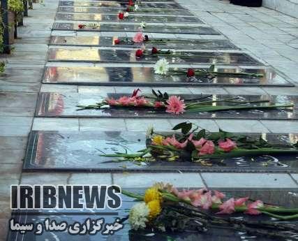 غیار روبی و عطر افشانی گلزار شهدا