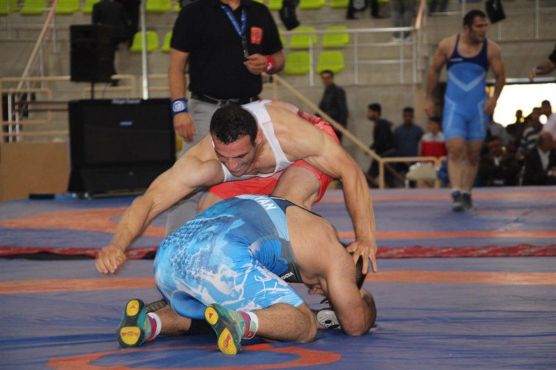 آغاز رقابت های کشتی قهرمانی کشور با حضور کشتی گیران شیروان