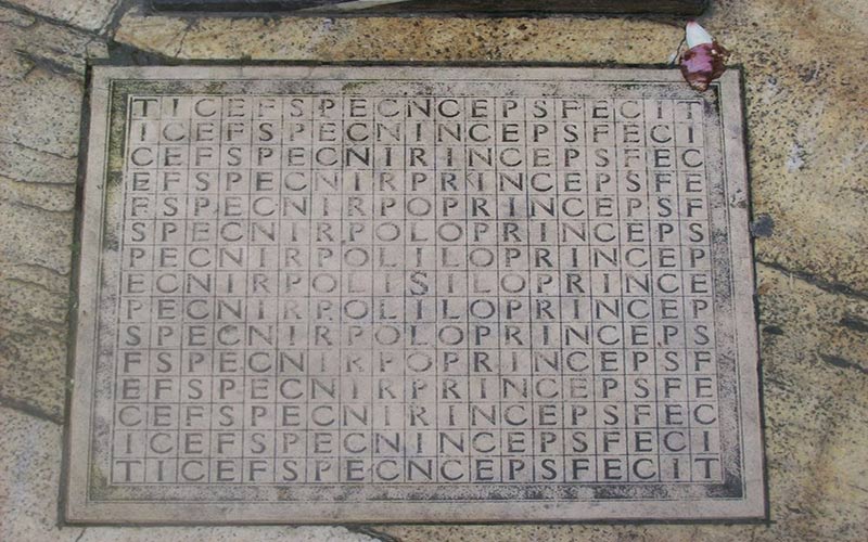 مرموزترین سنگ قبرهای جهان