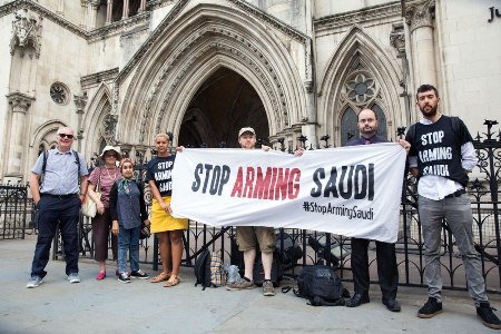 تلاش وزیر دفاع انگلیس برای فروش تسلیحات نظامی به عربستان