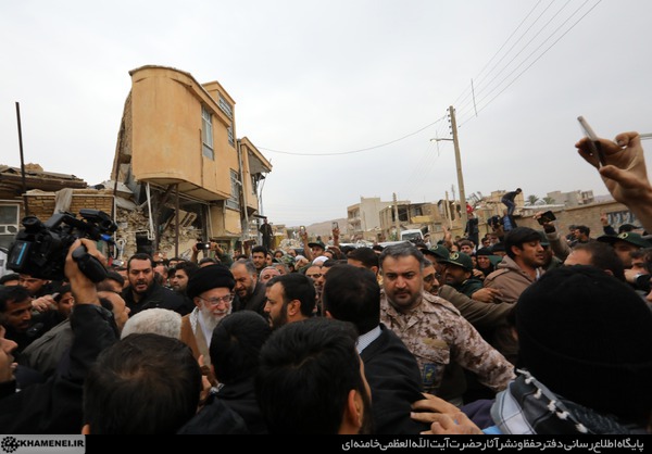 روایتی از حاشیه‌های سفر رهبر انقلاب به منطقه زلزله‌زده‌ سرپل ذهاب