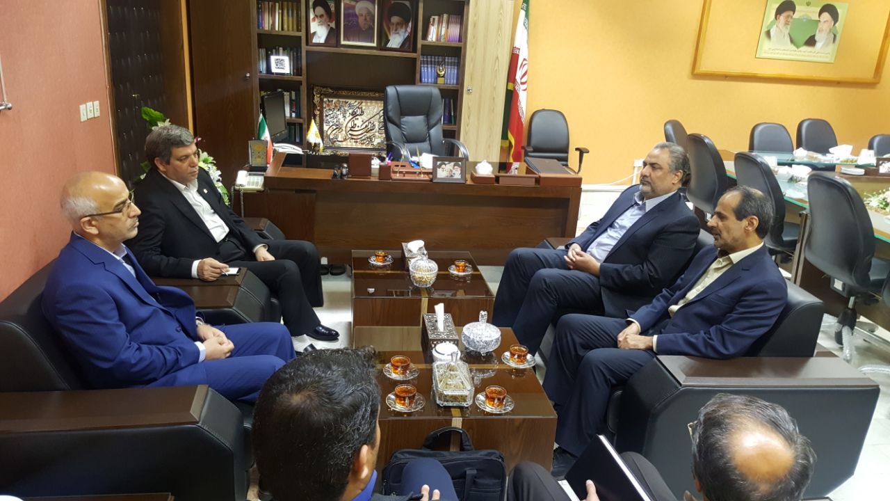 تاکید بر تلاش برای تبیین بخش های پنهان  جنگ