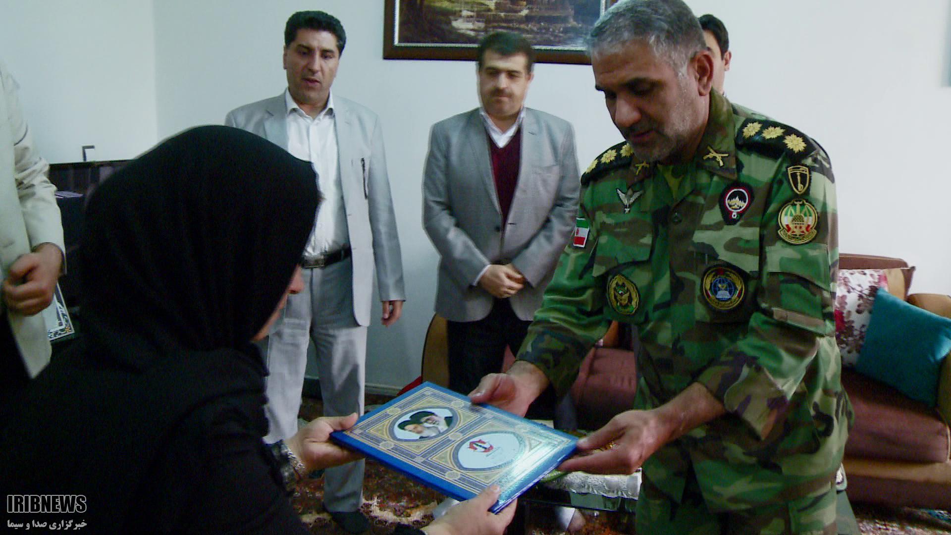 دیدار با خانواده شهدا در مهاباد