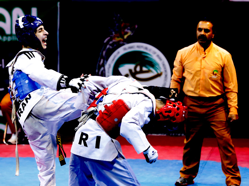 نشان‌های رنگارنگ برای هوگو‌پوشان اصفهانی