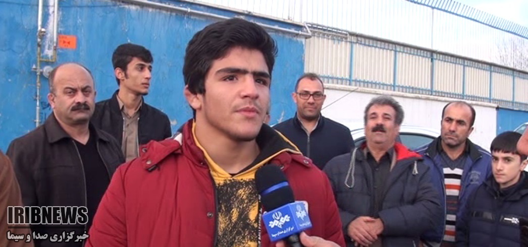 نوجوان سقزی قهرمان کشتی آزاد کشور