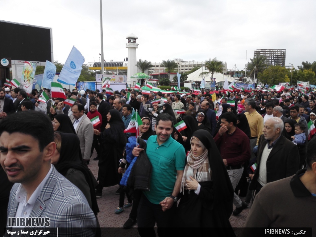 حضور حماسی مردم کیش در راهپیمایی ۲۲ بهمن