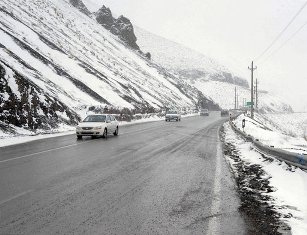 ادامه بارش ها و لغزندگی جاده های مازندران