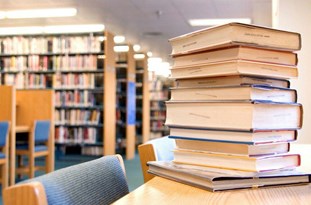 ایجاد کتابخانه در ادارات شهرستان آران و بیدگل