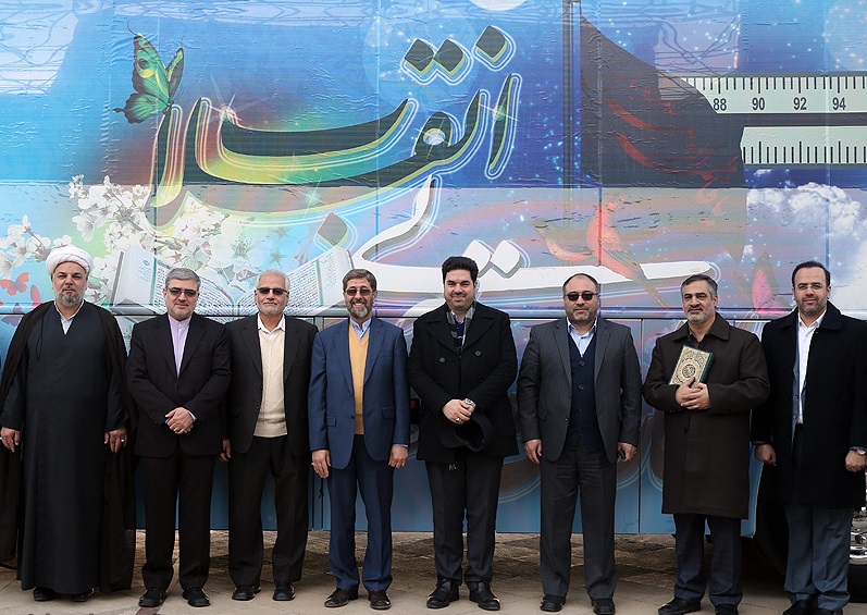 تجلیل از کاروان قرآنی انقلاب