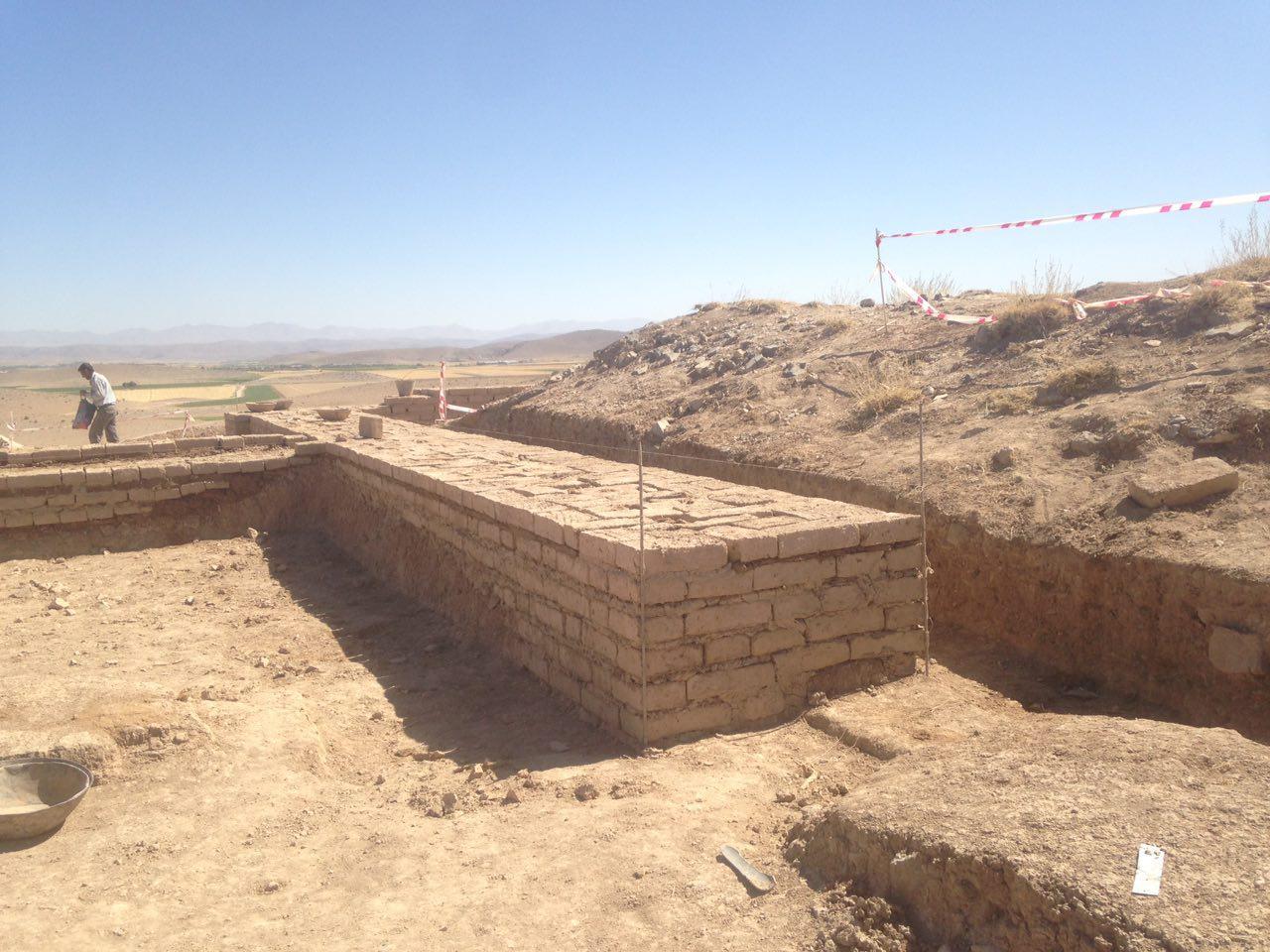 مرمت بنای &laquo;تل تخت&raquo; پاسارگاد