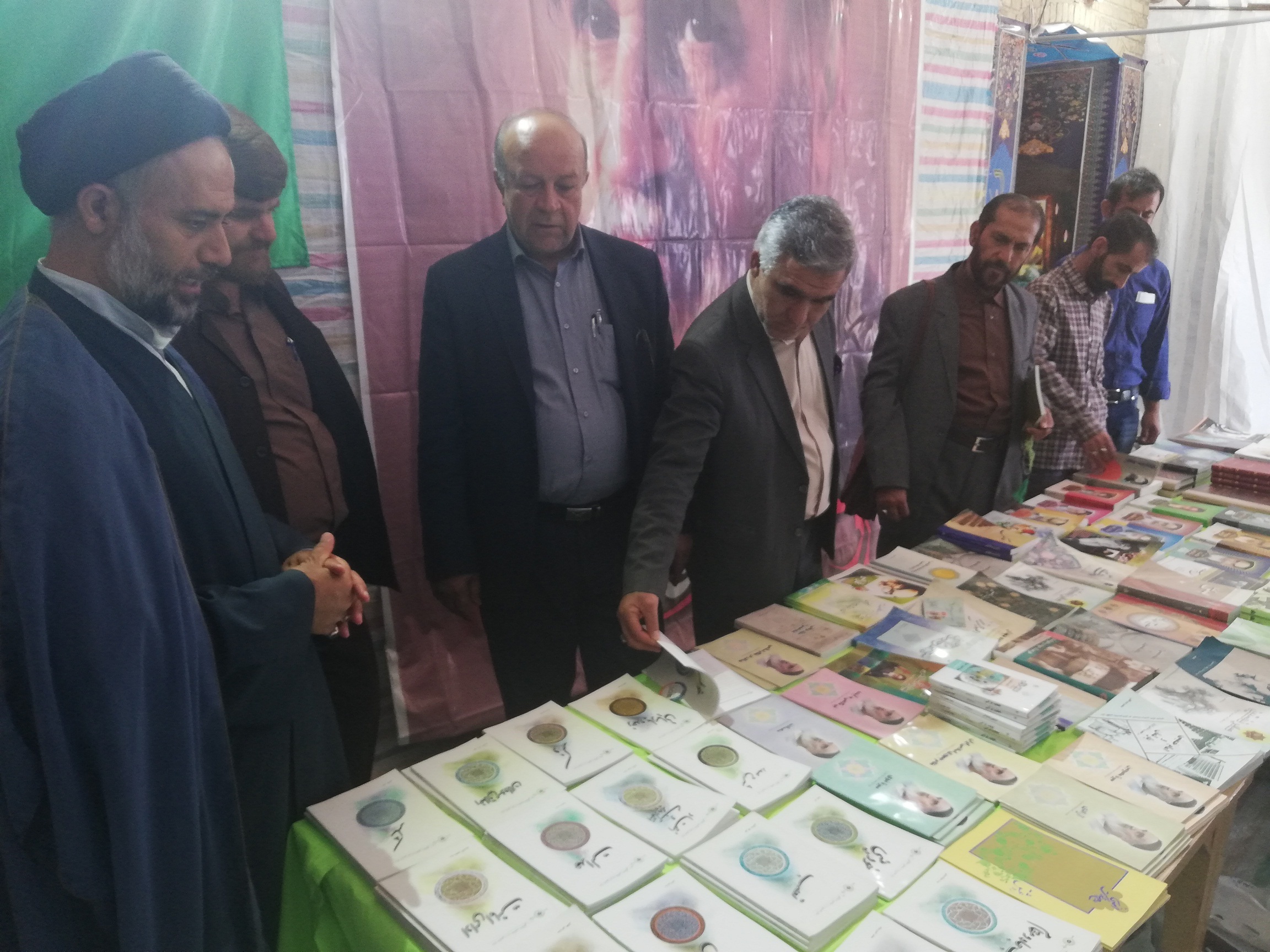 نمایشگاه آثار امام خمینی(ره)در یاسوج