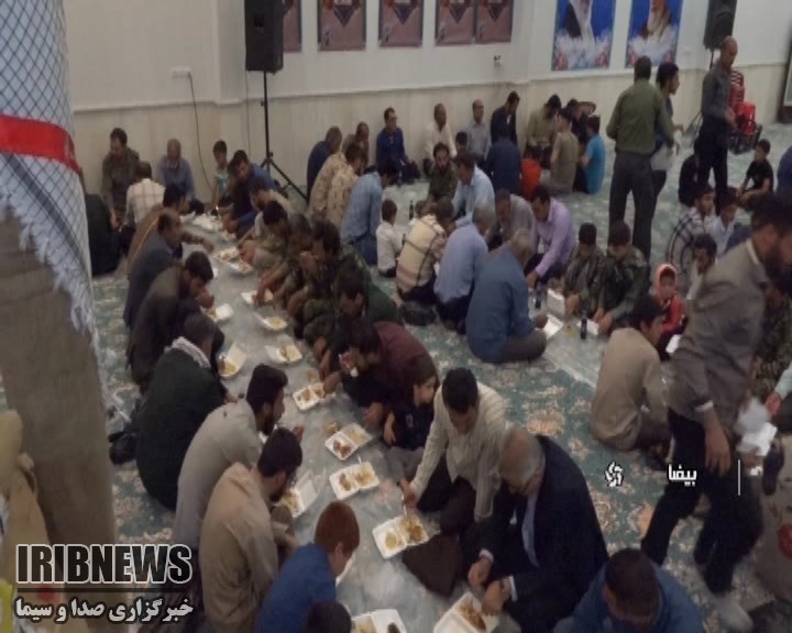 غذای گرم بر خوان روزه داران بیضا