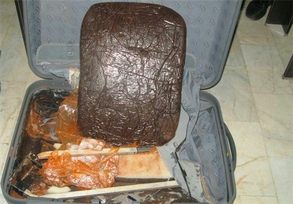 کشف چمدان تریاکی در اتوبوس