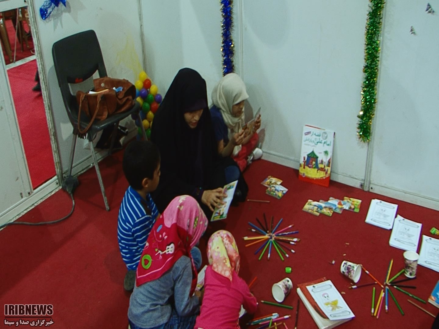 نمایشگاهی از جنس  معرفت و نور +تصاویر